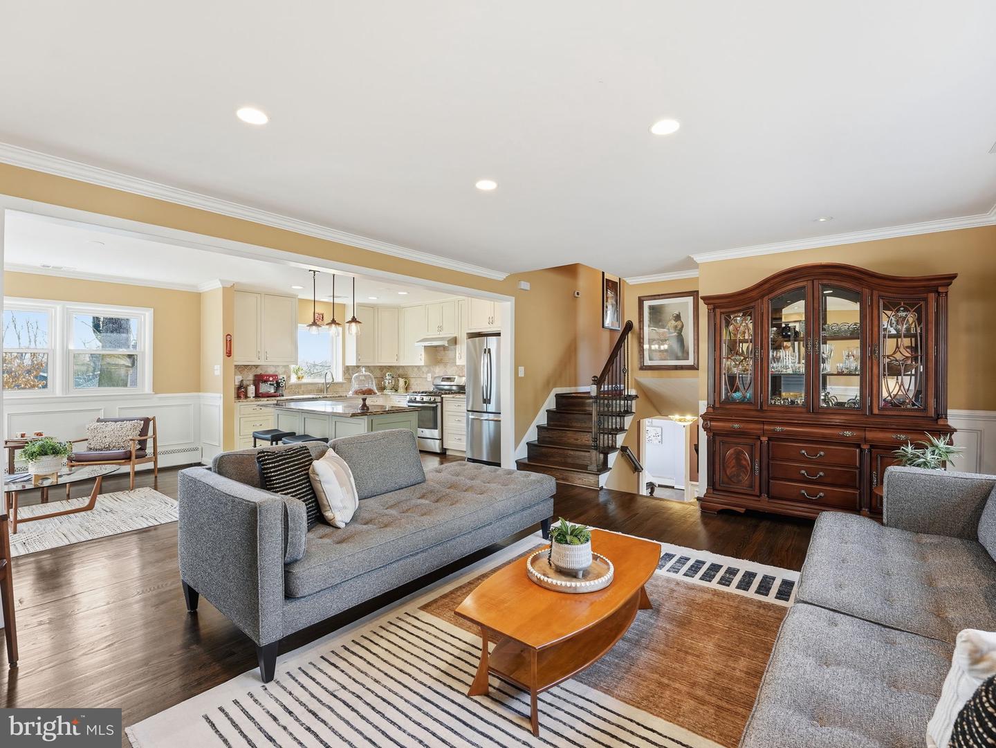 2337 N FILLMORE ST N, ARLINGTON, Virginia 22207, 5 Bedrooms Bedrooms, ,2 BathroomsBathrooms,Residential,For sale,2337 N FILLMORE ST N,VAAR2060928 MLS # VAAR2060928