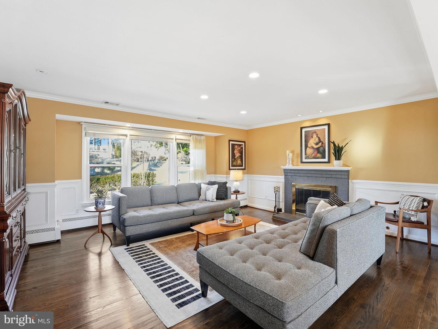 2337 N FILLMORE ST N, ARLINGTON, Virginia 22207, 5 Bedrooms Bedrooms, ,2 BathroomsBathrooms,Residential,For sale,2337 N FILLMORE ST N,VAAR2060928 MLS # VAAR2060928