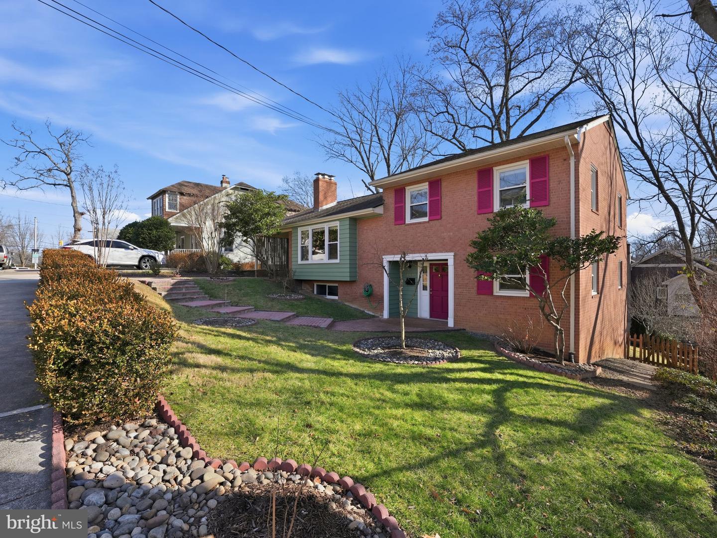 2337 N FILLMORE ST N, ARLINGTON, Virginia 22207, 5 Bedrooms Bedrooms, ,2 BathroomsBathrooms,Residential,For sale,2337 N FILLMORE ST N,VAAR2060928 MLS # VAAR2060928