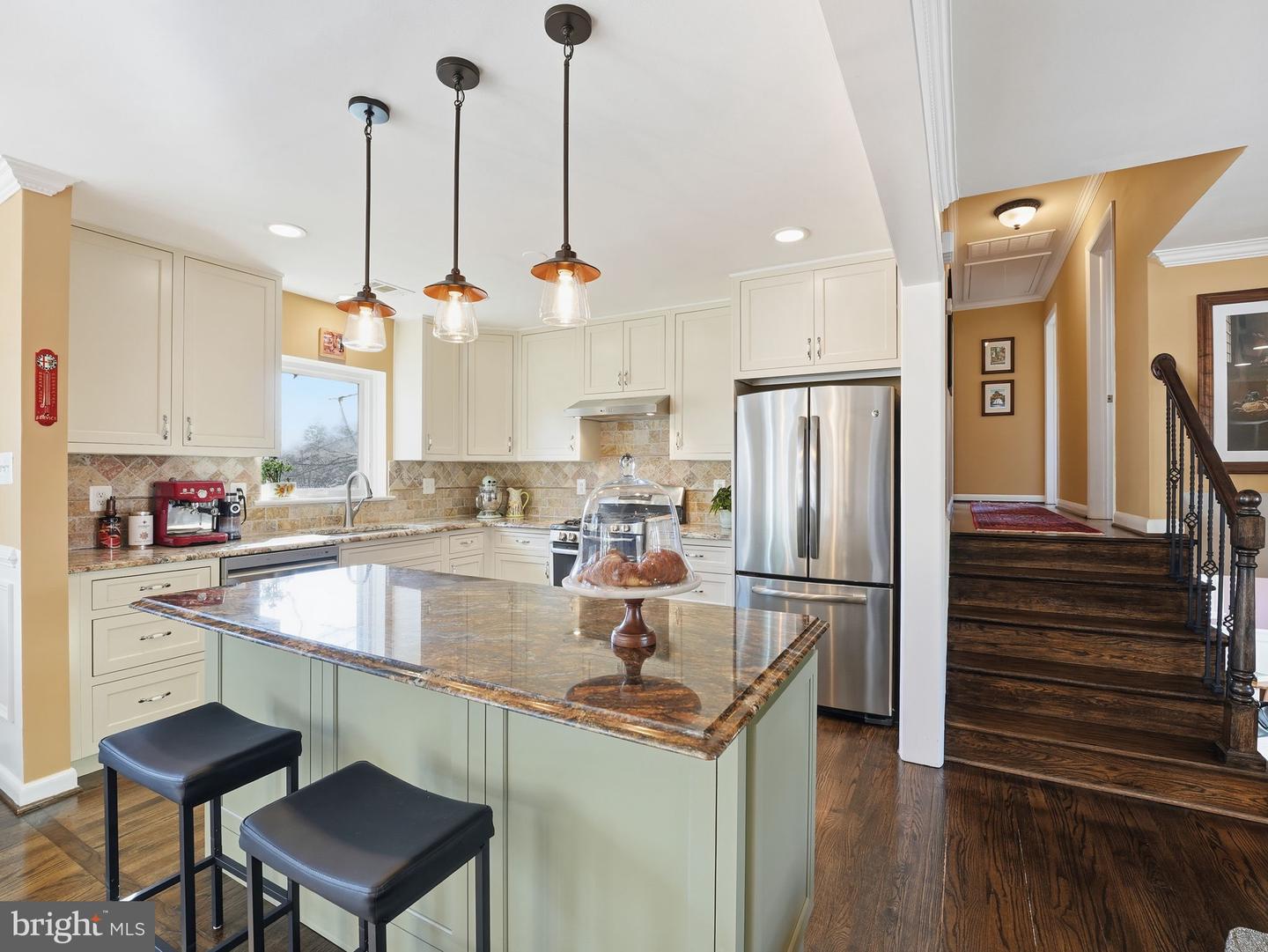 2337 N FILLMORE ST N, ARLINGTON, Virginia 22207, 5 Bedrooms Bedrooms, ,2 BathroomsBathrooms,Residential,For sale,2337 N FILLMORE ST N,VAAR2060928 MLS # VAAR2060928