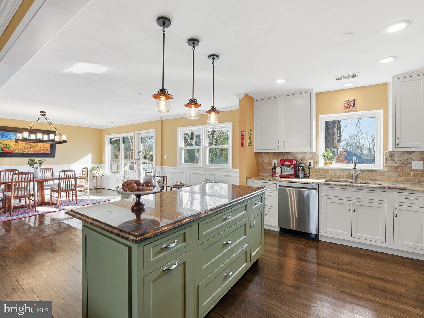 2337 N FILLMORE ST N, ARLINGTON, Virginia 22207, 5 Bedrooms Bedrooms, ,2 BathroomsBathrooms,Residential,For sale,2337 N FILLMORE ST N,VAAR2060928 MLS # VAAR2060928