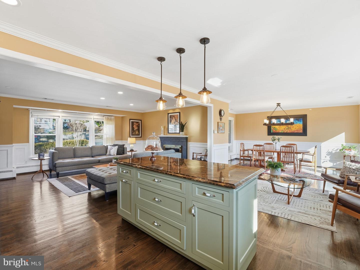 2337 N FILLMORE ST N, ARLINGTON, Virginia 22207, 5 Bedrooms Bedrooms, ,2 BathroomsBathrooms,Residential,For sale,2337 N FILLMORE ST N,VAAR2060928 MLS # VAAR2060928