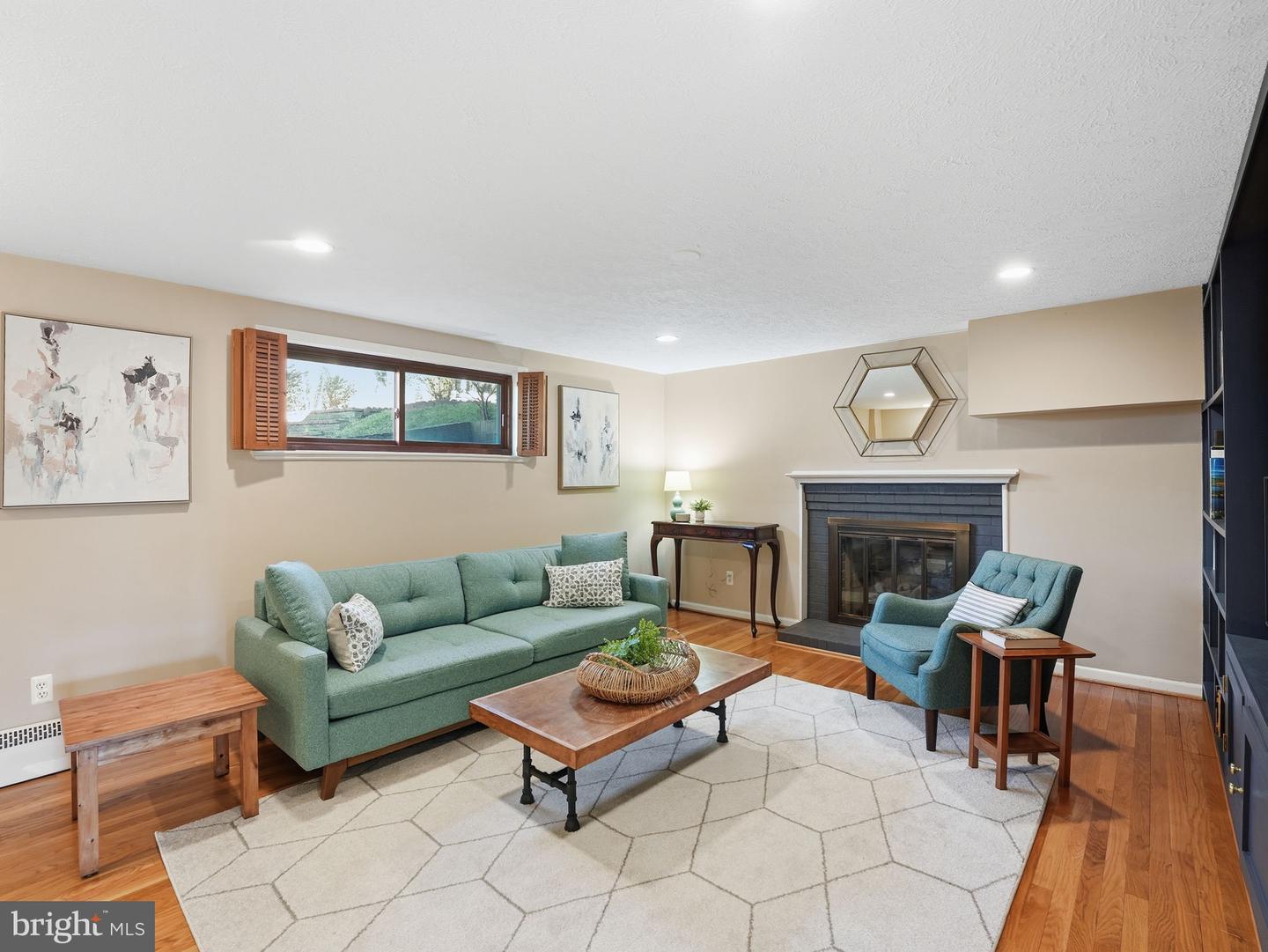 2337 N FILLMORE ST N, ARLINGTON, Virginia 22207, 5 Bedrooms Bedrooms, ,2 BathroomsBathrooms,Residential,For sale,2337 N FILLMORE ST N,VAAR2060928 MLS # VAAR2060928