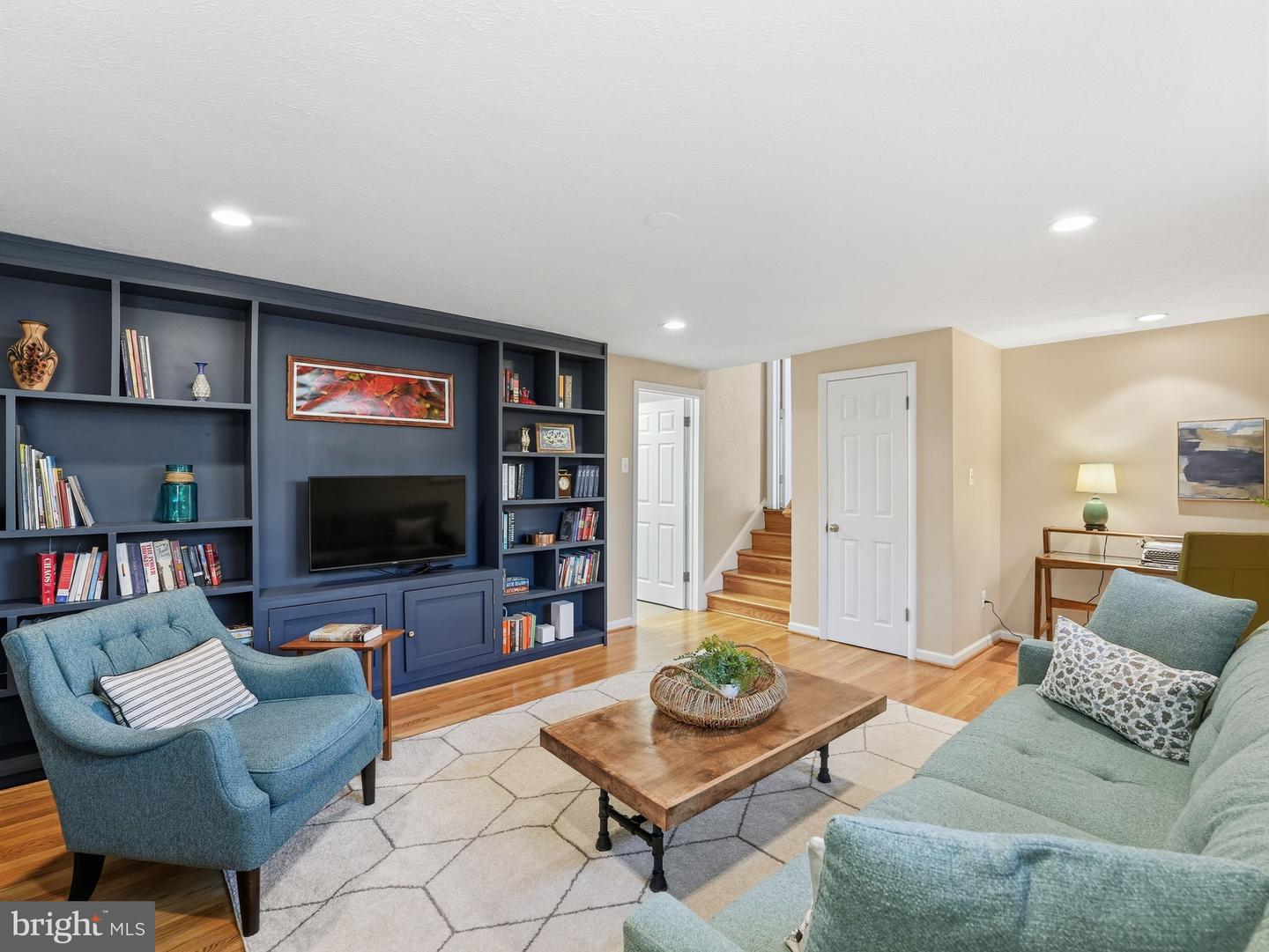 2337 N FILLMORE ST N, ARLINGTON, Virginia 22207, 5 Bedrooms Bedrooms, ,2 BathroomsBathrooms,Residential,For sale,2337 N FILLMORE ST N,VAAR2060928 MLS # VAAR2060928