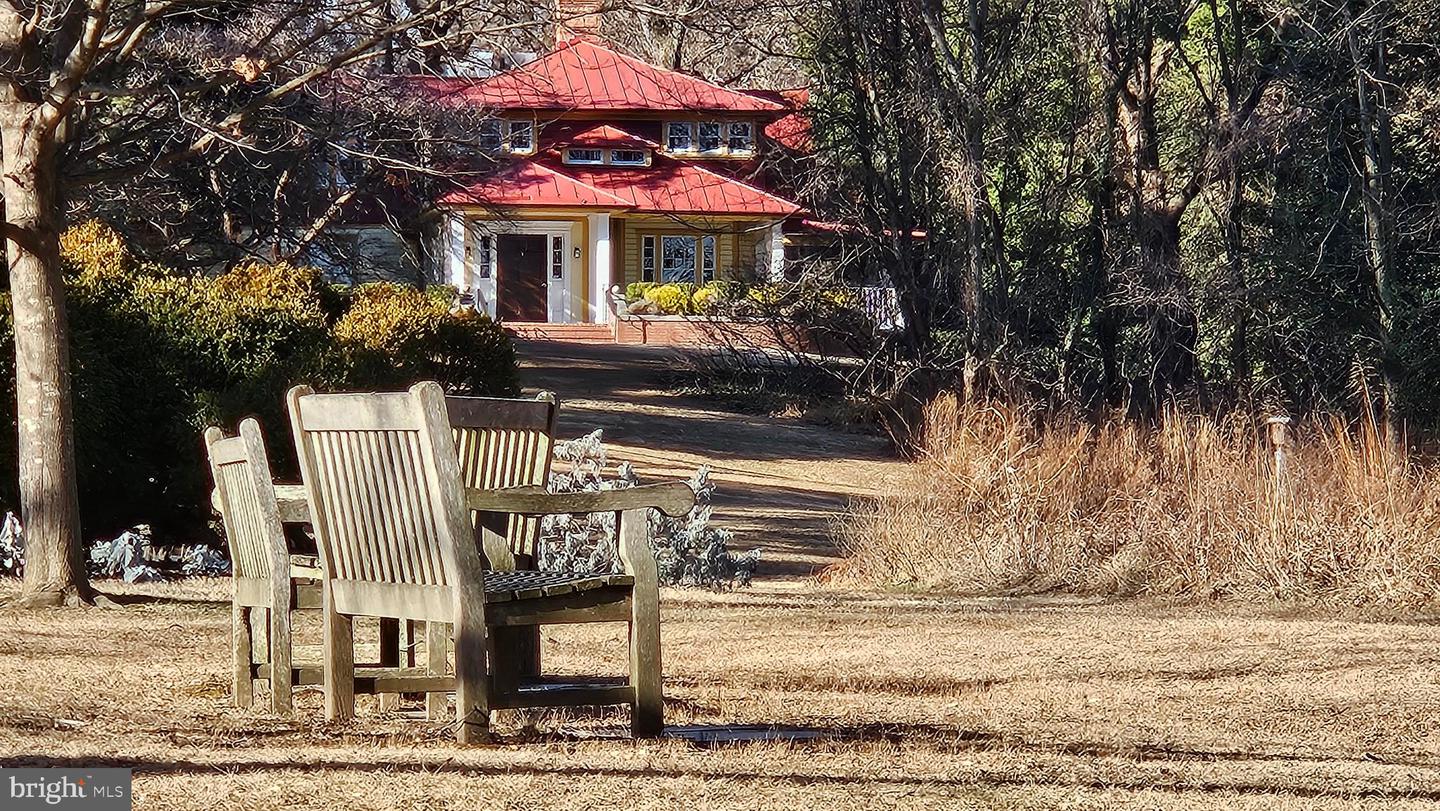 2337 N FILLMORE ST N, ARLINGTON, Virginia 22207, 5 Bedrooms Bedrooms, ,2 BathroomsBathrooms,Residential,For sale,2337 N FILLMORE ST N,VAAR2060928 MLS # VAAR2060928