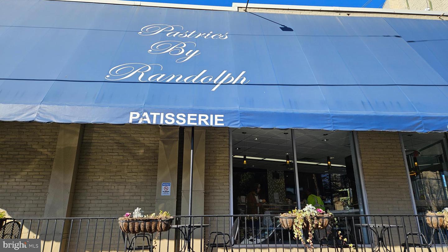 2337 N FILLMORE ST N, ARLINGTON, Virginia 22207, 5 Bedrooms Bedrooms, ,2 BathroomsBathrooms,Residential,For sale,2337 N FILLMORE ST N,VAAR2060928 MLS # VAAR2060928