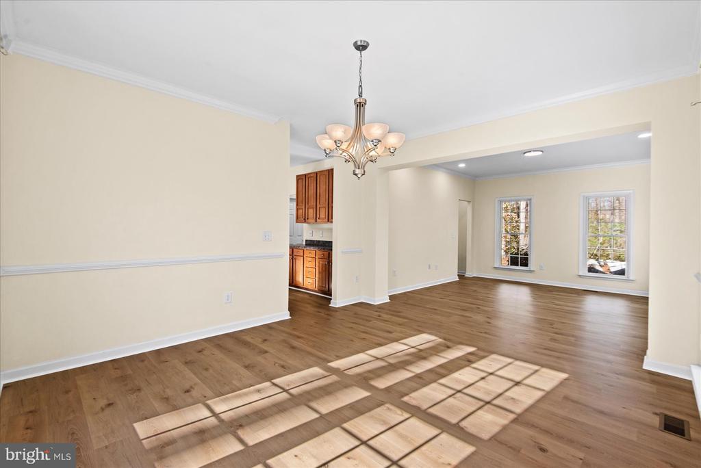 7931 LAKE ANNA PKWY, SPOTSYLVANIA, Virginia 22551, 4 Bedrooms Bedrooms, ,3 BathroomsBathrooms,Residential,7931 LAKE ANNA PKWY,VASP2039044 MLS # VASP2039044