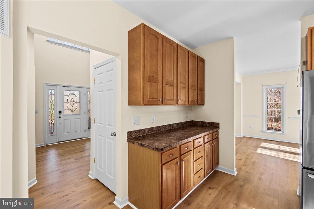 7931 LAKE ANNA PKWY, SPOTSYLVANIA, Virginia 22551, 4 Bedrooms Bedrooms, ,3 BathroomsBathrooms,Residential,7931 LAKE ANNA PKWY,VASP2039044 MLS # VASP2039044