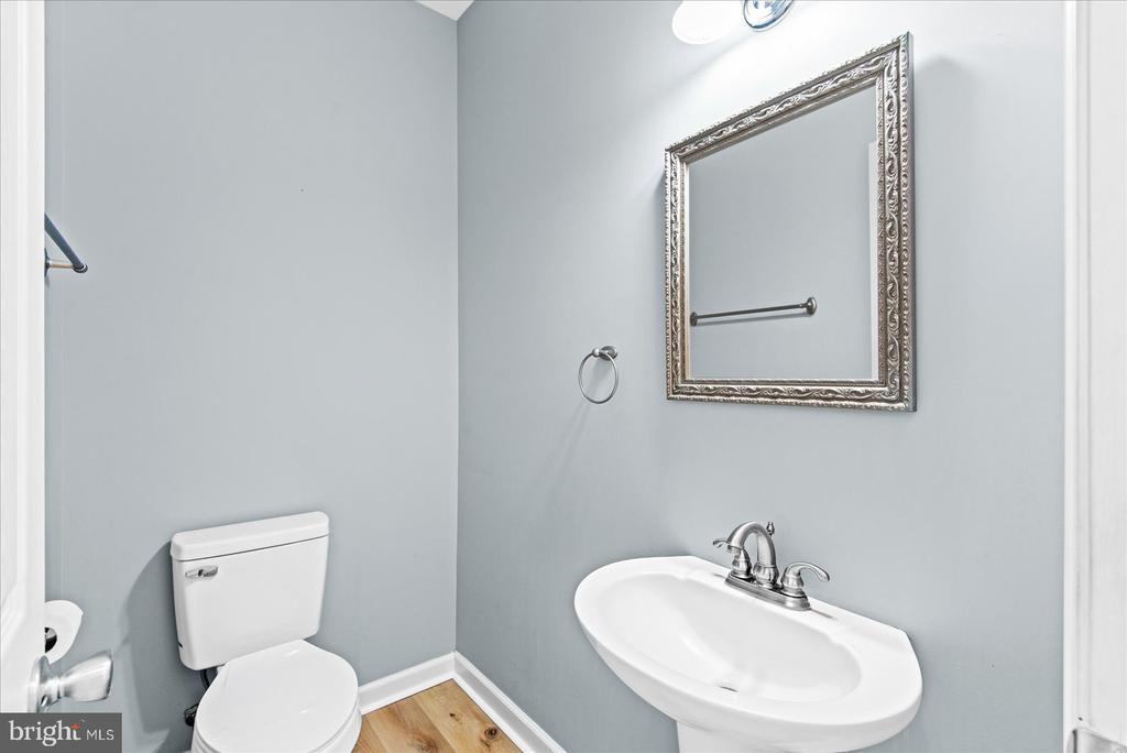 7931 LAKE ANNA PKWY, SPOTSYLVANIA, Virginia 22551, 4 Bedrooms Bedrooms, ,3 BathroomsBathrooms,Residential,7931 LAKE ANNA PKWY,VASP2039044 MLS # VASP2039044