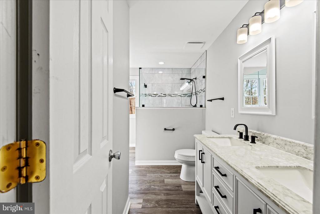 7931 LAKE ANNA PKWY, SPOTSYLVANIA, Virginia 22551, 4 Bedrooms Bedrooms, ,3 BathroomsBathrooms,Residential,7931 LAKE ANNA PKWY,VASP2039044 MLS # VASP2039044