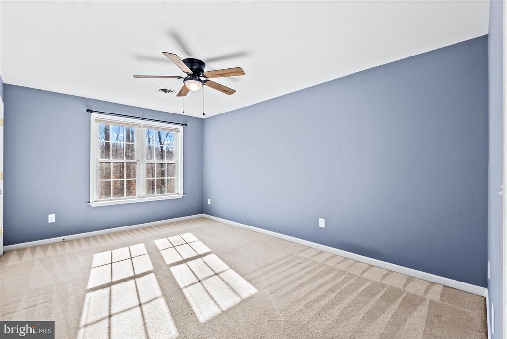 7931 LAKE ANNA PKWY, SPOTSYLVANIA, Virginia 22551, 4 Bedrooms Bedrooms, ,3 BathroomsBathrooms,Residential,7931 LAKE ANNA PKWY,VASP2039044 MLS # VASP2039044