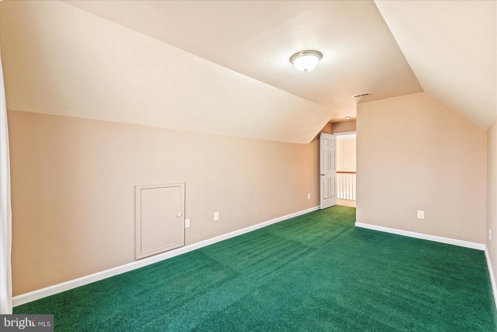 7931 LAKE ANNA PKWY, SPOTSYLVANIA, Virginia 22551, 4 Bedrooms Bedrooms, ,3 BathroomsBathrooms,Residential,7931 LAKE ANNA PKWY,VASP2039044 MLS # VASP2039044