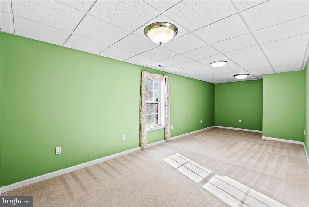 7931 LAKE ANNA PKWY, SPOTSYLVANIA, Virginia 22551, 4 Bedrooms Bedrooms, ,3 BathroomsBathrooms,Residential,7931 LAKE ANNA PKWY,VASP2039044 MLS # VASP2039044