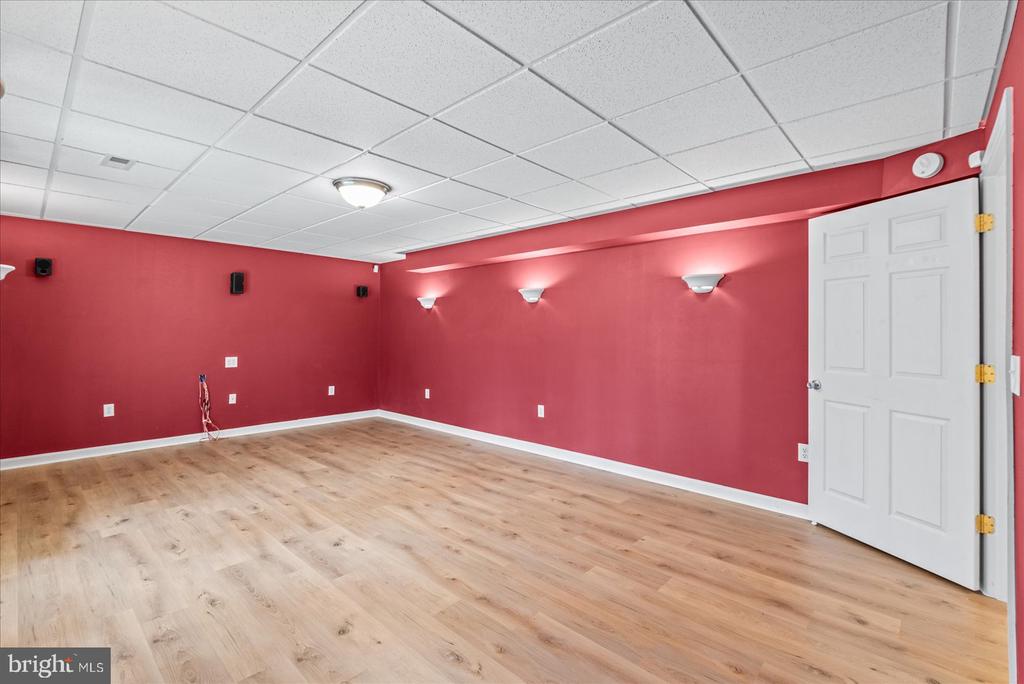 7931 LAKE ANNA PKWY, SPOTSYLVANIA, Virginia 22551, 4 Bedrooms Bedrooms, ,3 BathroomsBathrooms,Residential,7931 LAKE ANNA PKWY,VASP2039044 MLS # VASP2039044