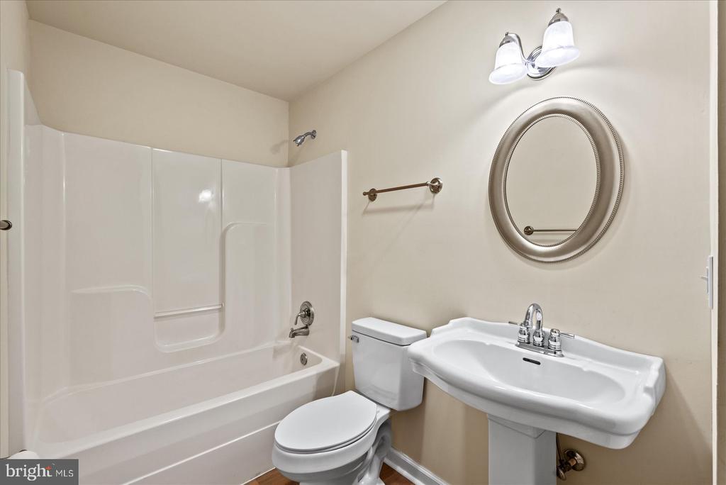 7931 LAKE ANNA PKWY, SPOTSYLVANIA, Virginia 22551, 4 Bedrooms Bedrooms, ,3 BathroomsBathrooms,Residential,7931 LAKE ANNA PKWY,VASP2039044 MLS # VASP2039044