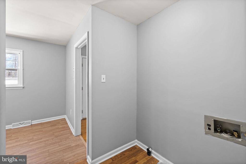 727 CHALKLEVEL RD, LOUISA, Virginia 23093, 3 Bedrooms Bedrooms, ,1 BathroomBathrooms,Residential,727 CHALKLEVEL RD,VALA2009266 MLS # VALA2009266