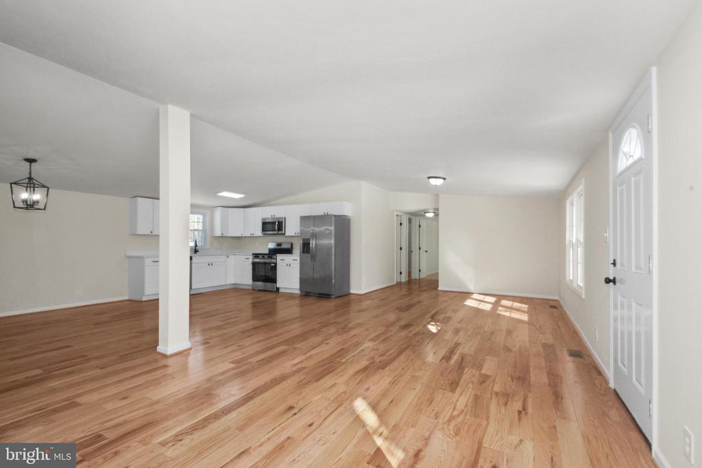 208 MARENGO CT, SPOTSYLVANIA, Virginia 22551, 4 Bedrooms Bedrooms, ,2 BathroomsBathrooms,Residential,208 MARENGO CT,VASP2039150 MLS # VASP2039150