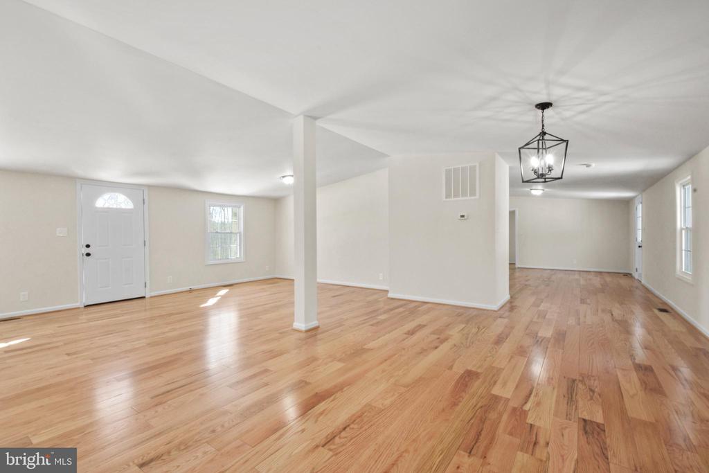 208 MARENGO CT, SPOTSYLVANIA, Virginia 22551, 4 Bedrooms Bedrooms, ,2 BathroomsBathrooms,Residential,208 MARENGO CT,VASP2039150 MLS # VASP2039150