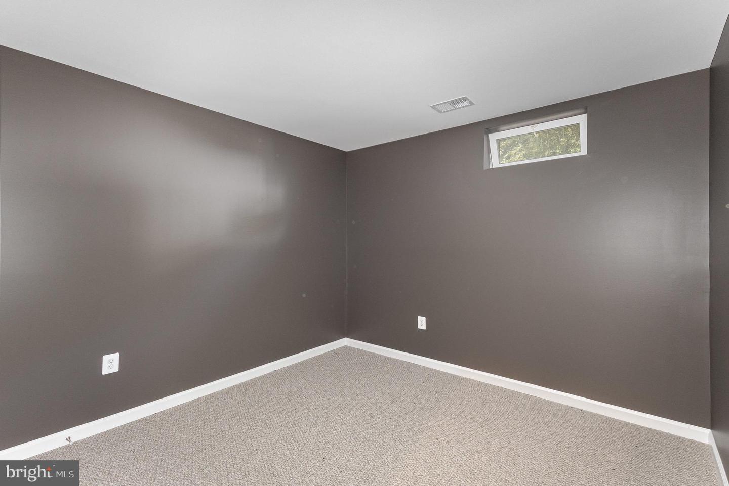 2114 JELLICO CT, WOODBRIDGE, Virginia 22191, 4 Bedrooms Bedrooms, 8 Rooms Rooms,3 BathroomsBathrooms,Residential,For sale,2114 JELLICO CT,VAPW2104100 MLS # VAPW2104100