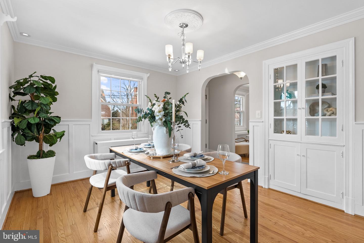 715 W VIEW TER, ALEXANDRIA, Virginia 22301, 3 Bedrooms Bedrooms, ,3 BathroomsBathrooms,Residential,For sale,715 W VIEW TER,VAAX2051230 MLS # VAAX2051230