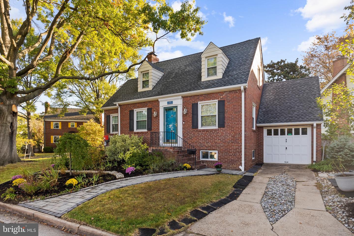 715 W VIEW TER, ALEXANDRIA, Virginia 22301, 3 Bedrooms Bedrooms, ,3 BathroomsBathrooms,Residential,For sale,715 W VIEW TER,VAAX2051230 MLS # VAAX2051230