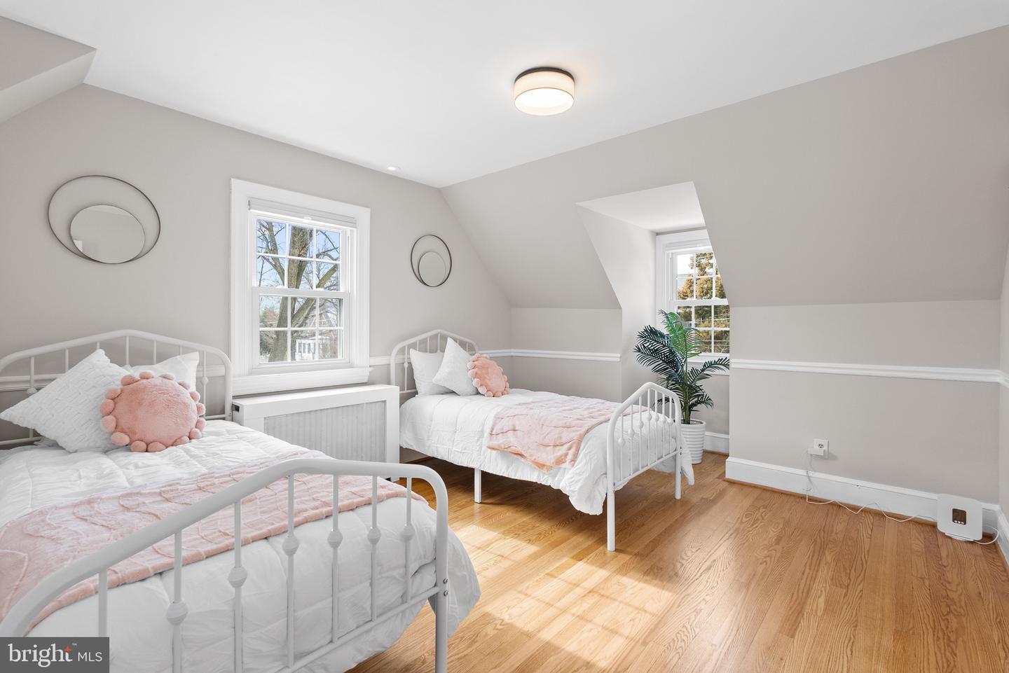 715 W VIEW TER, ALEXANDRIA, Virginia 22301, 3 Bedrooms Bedrooms, ,3 BathroomsBathrooms,Residential,For sale,715 W VIEW TER,VAAX2051230 MLS # VAAX2051230