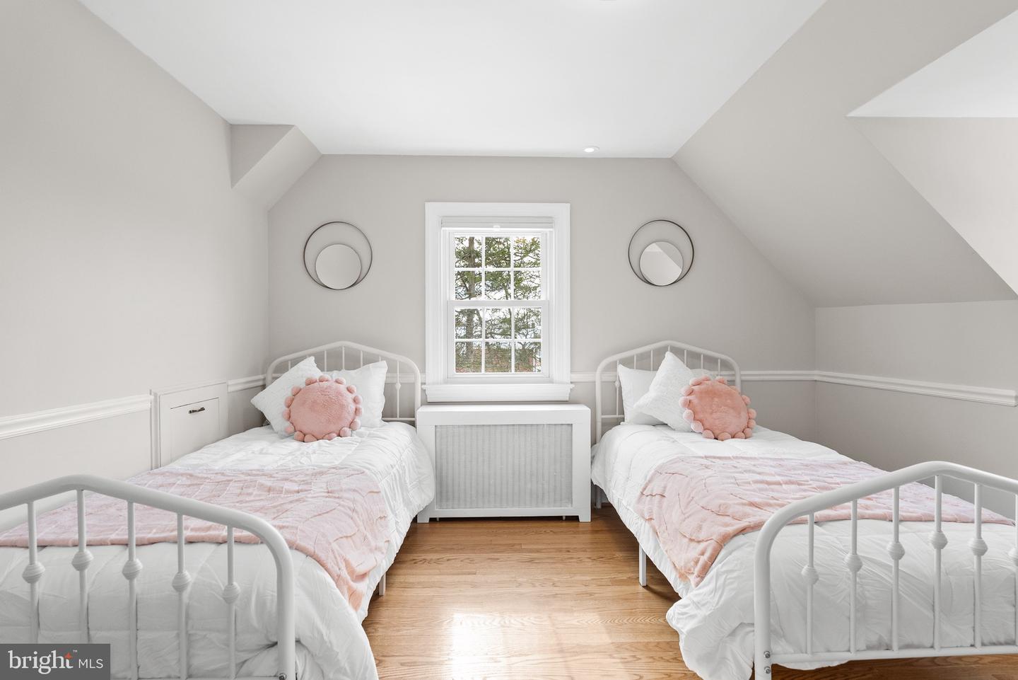 715 W VIEW TER, ALEXANDRIA, Virginia 22301, 3 Bedrooms Bedrooms, ,3 BathroomsBathrooms,Residential,For sale,715 W VIEW TER,VAAX2051230 MLS # VAAX2051230