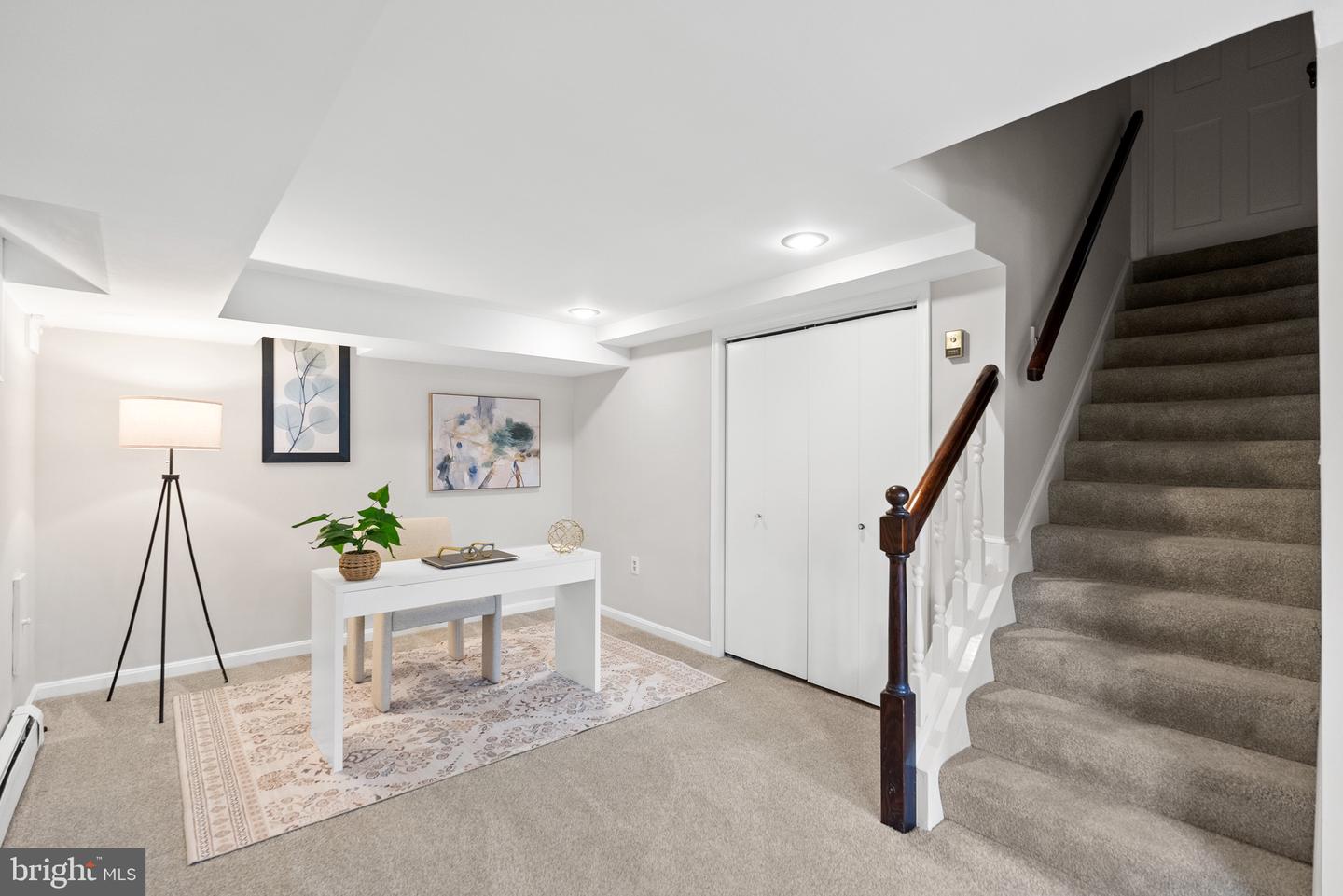 715 W VIEW TER, ALEXANDRIA, Virginia 22301, 3 Bedrooms Bedrooms, ,3 BathroomsBathrooms,Residential,For sale,715 W VIEW TER,VAAX2051230 MLS # VAAX2051230