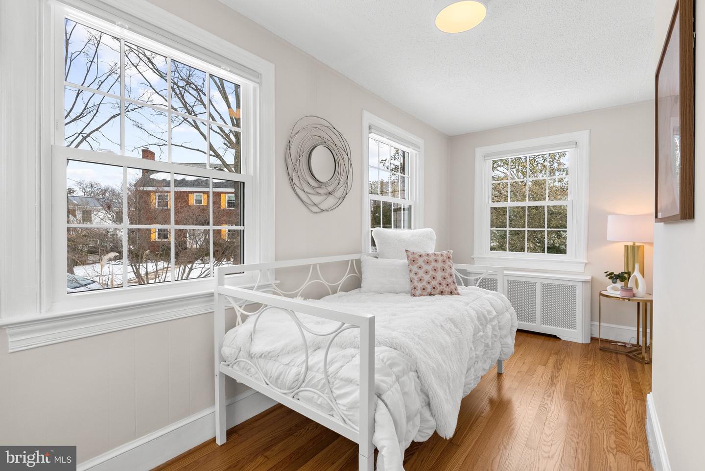 715 W VIEW TER, ALEXANDRIA, Virginia 22301, 3 Bedrooms Bedrooms, ,3 BathroomsBathrooms,Residential,For sale,715 W VIEW TER,VAAX2051230 MLS # VAAX2051230