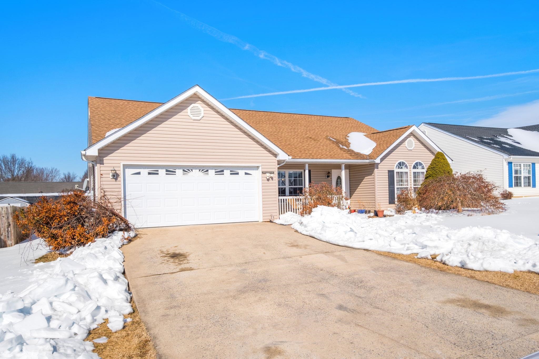 92 WYER ST, WEYERS CAVE, Virginia 24486, 4 Bedrooms Bedrooms, ,2 BathroomsBathrooms,Residential,92 WYER ST,673149 MLS # 673149