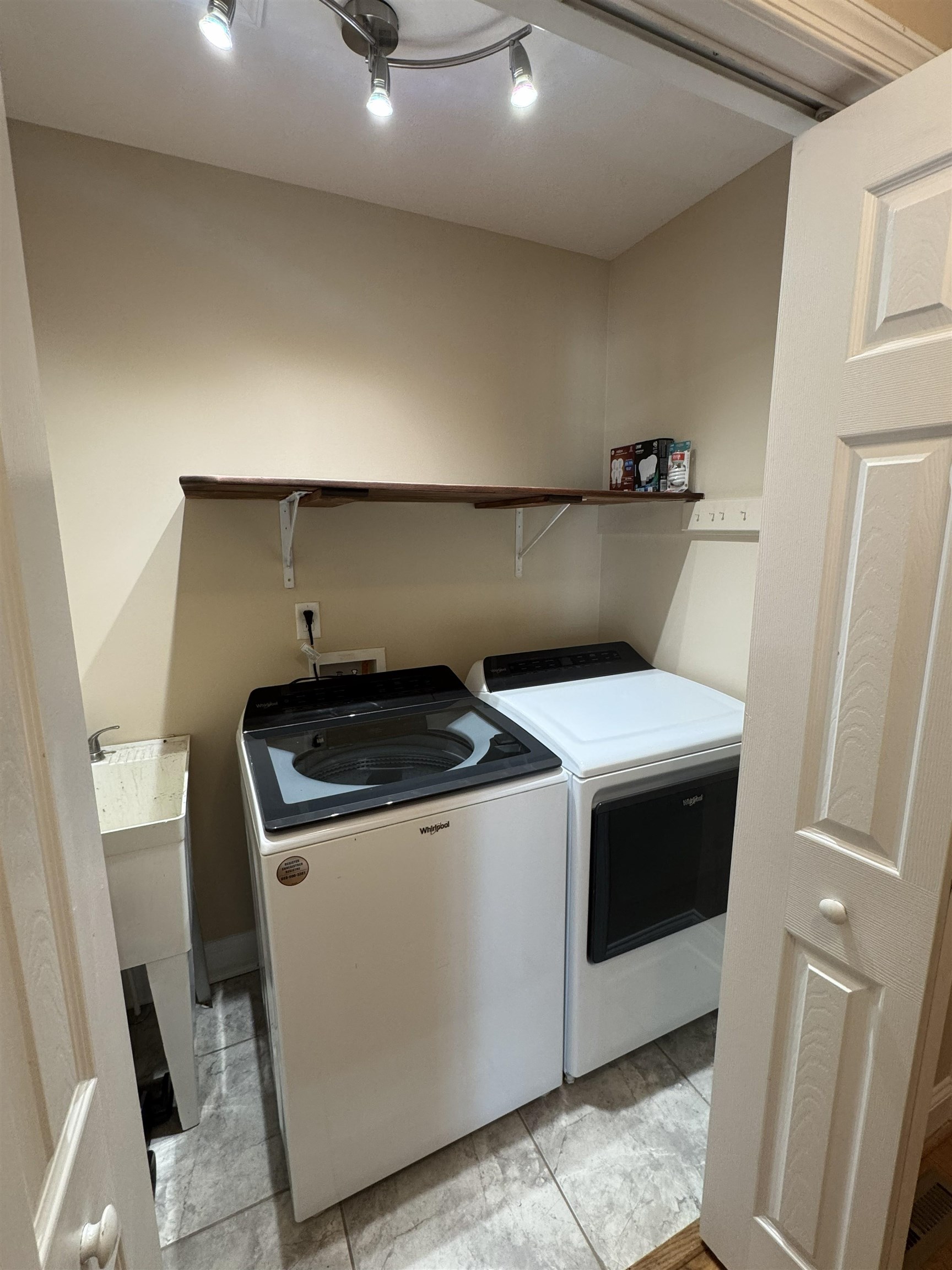 32 RIVERHEAD DR, STAUNTON, Virginia 24401, 3 Bedrooms Bedrooms, ,2 BathroomsBathrooms,Residential,32 RIVERHEAD DR,673156 MLS # 673156 32 RIVERHEAD DR, STAUNTON, Virginia 24401, 3 Bedrooms Bedrooms, ,2 BathroomsBathrooms,Residential,32 RIVERHEAD DR,673156 MLS # 673156