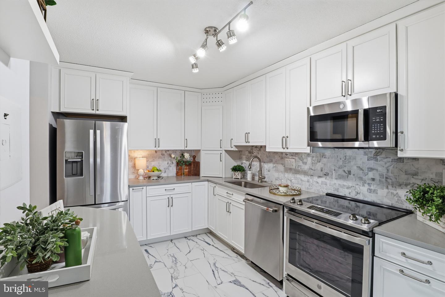 205 YOAKUM PKWY #1724, ALEXANDRIA, Virginia 22304, 2 Bedrooms Bedrooms, ,2 BathroomsBathrooms,Residential,For sale,205 YOAKUM PKWY #1724,VAAX2051558 MLS # VAAX2051558