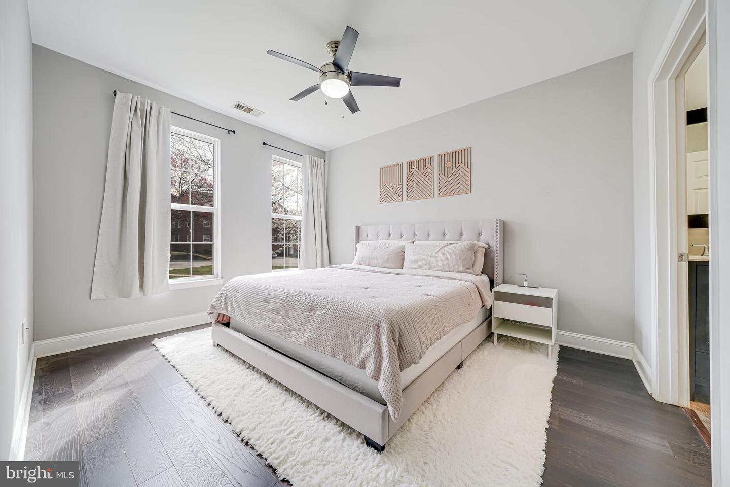 801 S GREENBRIER ST #113, ARLINGTON, Virginia 22204, 2 Bedrooms Bedrooms, 4 Rooms Rooms,2 BathroomsBathrooms,Residential,For sale,801 S GREENBRIER ST #113,VAAR2066042 MLS # VAAR2066042