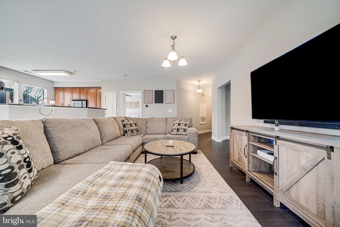 801 S GREENBRIER ST #113, ARLINGTON, Virginia 22204, 2 Bedrooms Bedrooms, 4 Rooms Rooms,2 BathroomsBathrooms,Residential,For sale,801 S GREENBRIER ST #113,VAAR2066042 MLS # VAAR2066042