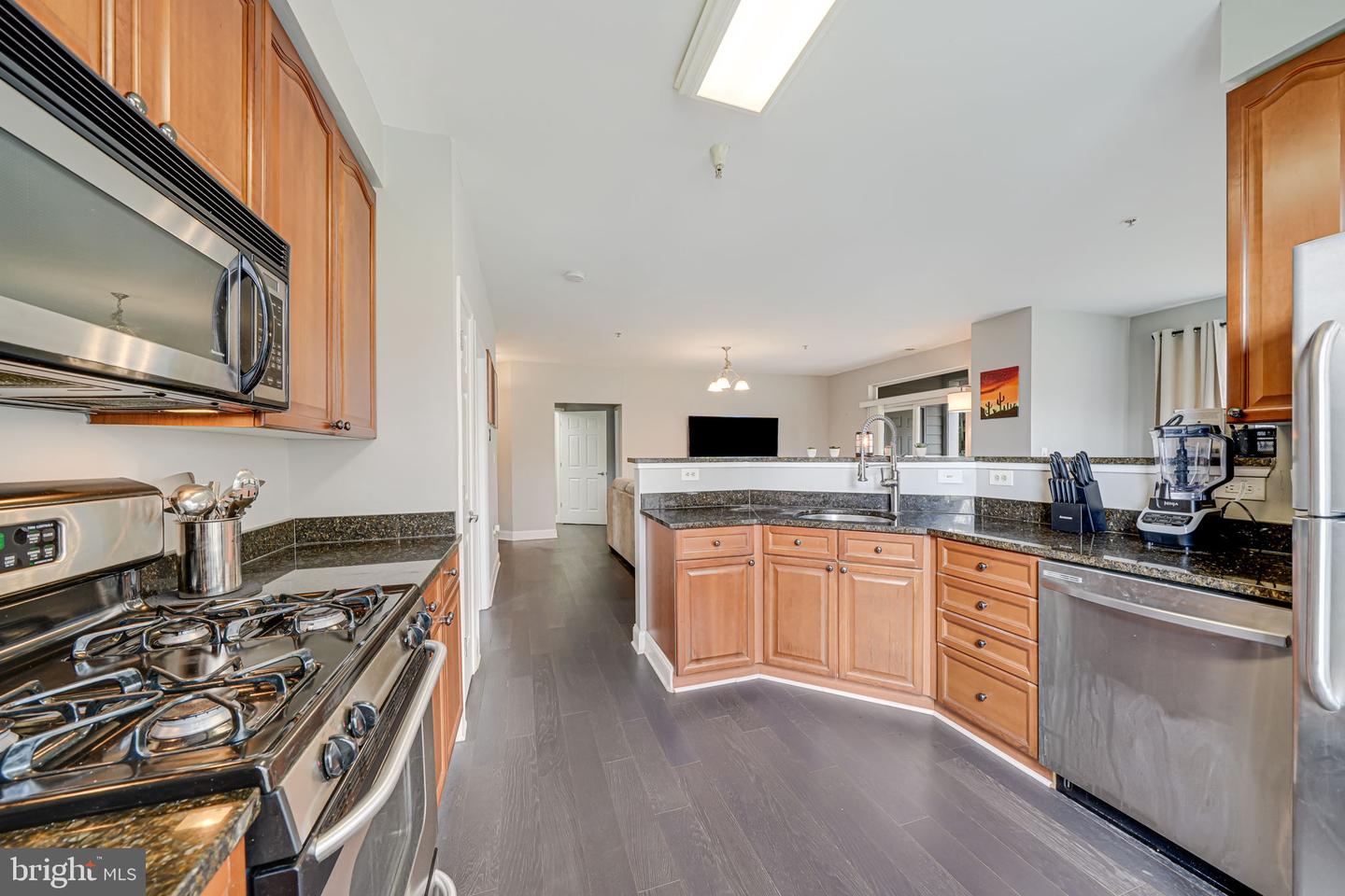 801 S GREENBRIER ST #113, ARLINGTON, Virginia 22204, 2 Bedrooms Bedrooms, 4 Rooms Rooms,2 BathroomsBathrooms,Residential,For sale,801 S GREENBRIER ST #113,VAAR2066042 MLS # VAAR2066042