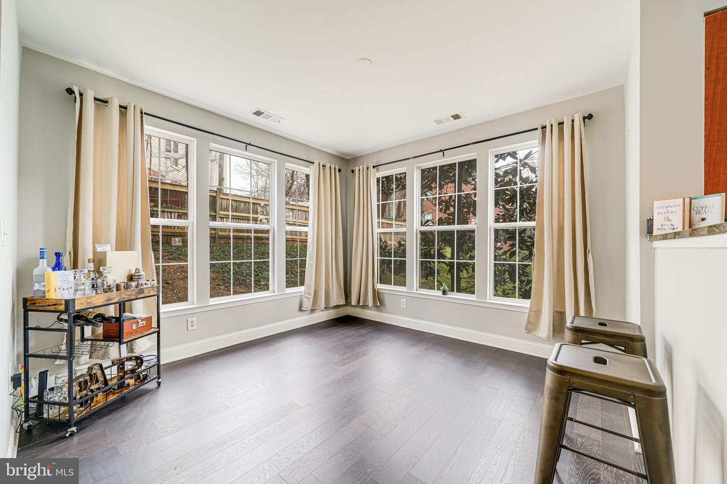 801 S GREENBRIER ST #113, ARLINGTON, Virginia 22204, 2 Bedrooms Bedrooms, 4 Rooms Rooms,2 BathroomsBathrooms,Residential,For sale,801 S GREENBRIER ST #113,VAAR2066042 MLS # VAAR2066042