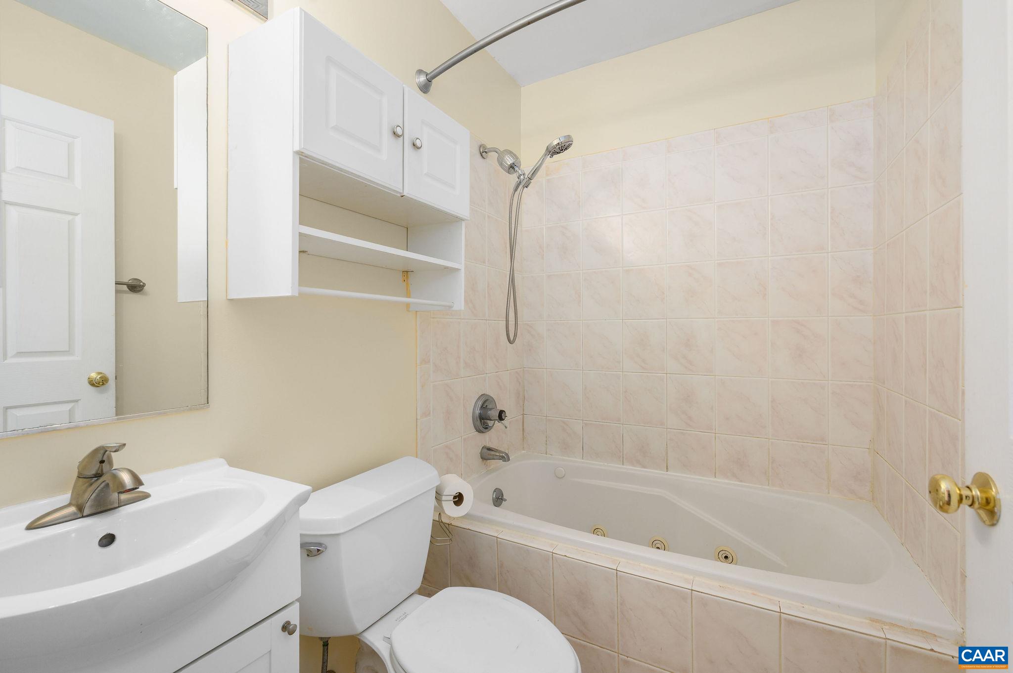 960 DEVON SPRING CT, CHARLOTTESVILLE, Virginia 22903, 3 Bedrooms Bedrooms, ,2 BathroomsBathrooms,Residential,960 DEVON SPRING CT,673166 MLS # 673166