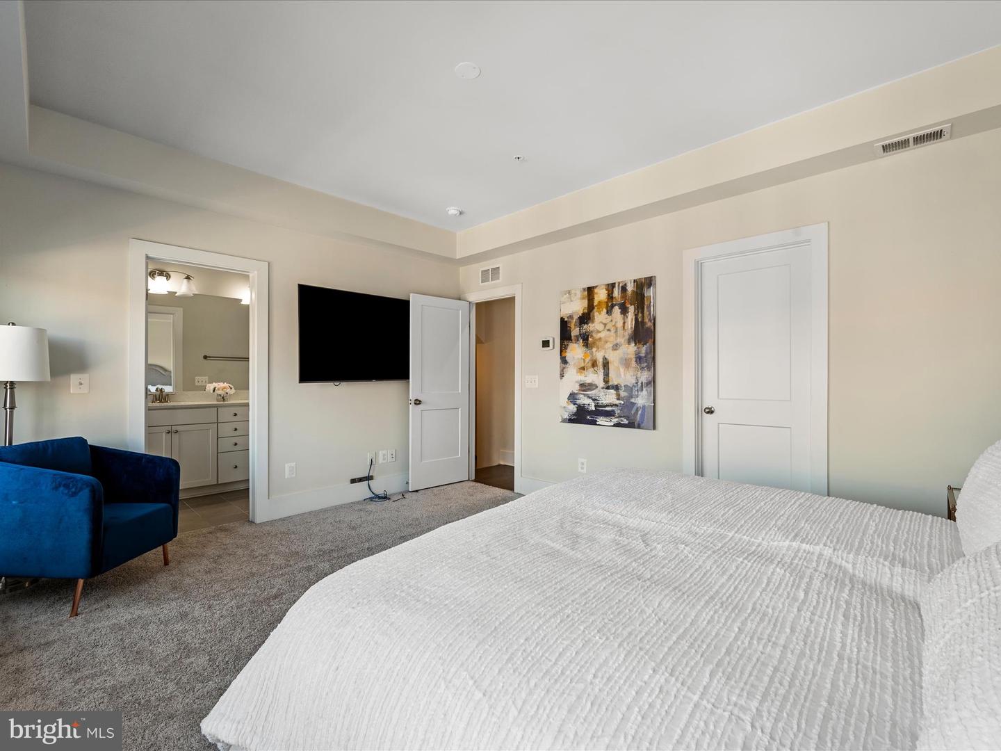 20092 OLD LINE TER, ASHBURN, Virginia 20147, 3 Bedrooms Bedrooms, ,2 BathroomsBathrooms,Residential,For sale,20092 OLD LINE TER,VALO2111600 MLS # VALO2111600