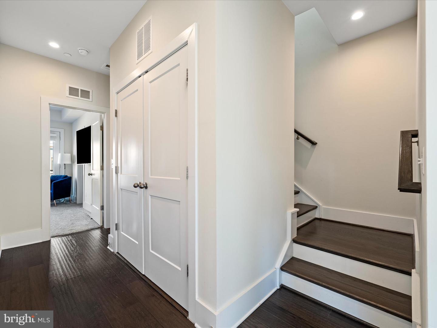 20092 OLD LINE TER, ASHBURN, Virginia 20147, 3 Bedrooms Bedrooms, ,2 BathroomsBathrooms,Residential,For sale,20092 OLD LINE TER,VALO2111600 MLS # VALO2111600