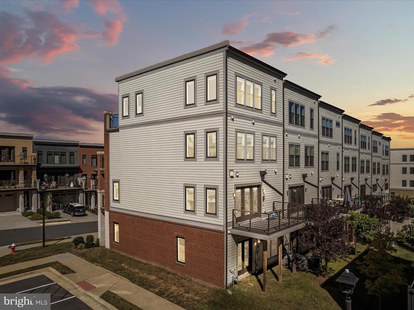 20092 OLD LINE TER, ASHBURN, Virginia 20147, 3 Bedrooms Bedrooms, ,2 BathroomsBathrooms,Residential,For sale,20092 OLD LINE TER,VALO2111600 MLS # VALO2111600