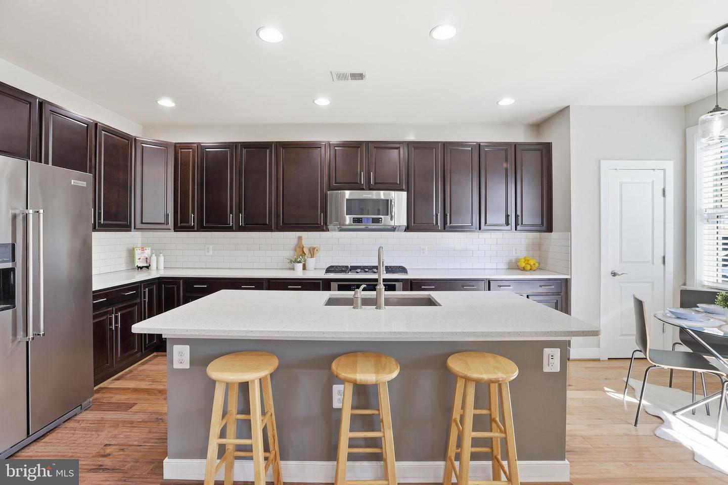 2307 RICHMOND HWY #102, ALEXANDRIA, Virginia 22301, 3 Bedrooms Bedrooms, ,2 BathroomsBathrooms,Residential,For sale,2307 RICHMOND HWY #102,VAAX2052034 MLS # VAAX2052034