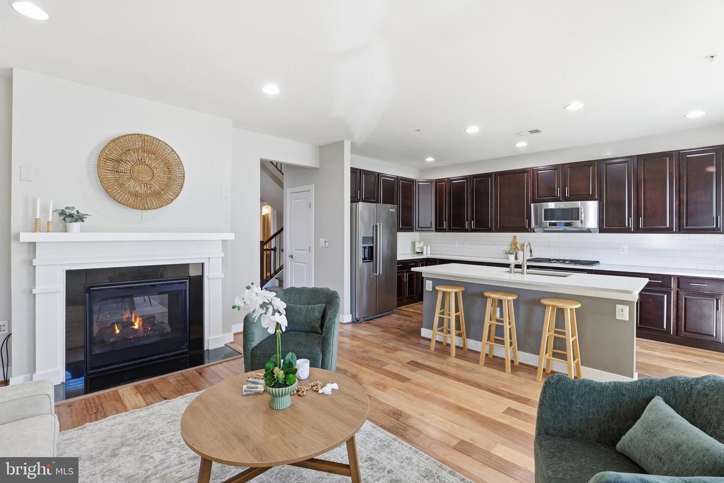 2307 RICHMOND HWY #102, ALEXANDRIA, Virginia 22301, 3 Bedrooms Bedrooms, ,2 BathroomsBathrooms,Residential,For sale,2307 RICHMOND HWY #102,VAAX2052034 MLS # VAAX2052034