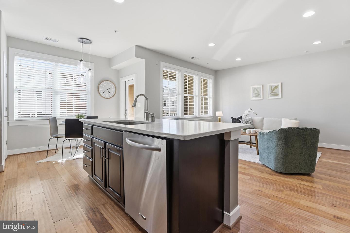 2307 RICHMOND HWY #102, ALEXANDRIA, Virginia 22301, 3 Bedrooms Bedrooms, ,2 BathroomsBathrooms,Residential,For sale,2307 RICHMOND HWY #102,VAAX2052034 MLS # VAAX2052034