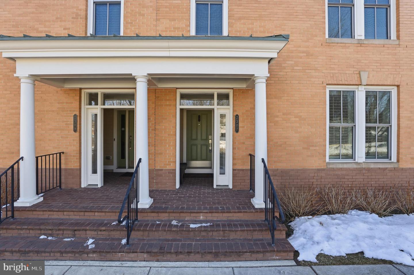 2307 RICHMOND HWY #102, ALEXANDRIA, Virginia 22301, 3 Bedrooms Bedrooms, ,2 BathroomsBathrooms,Residential,For sale,2307 RICHMOND HWY #102,VAAX2052034 MLS # VAAX2052034