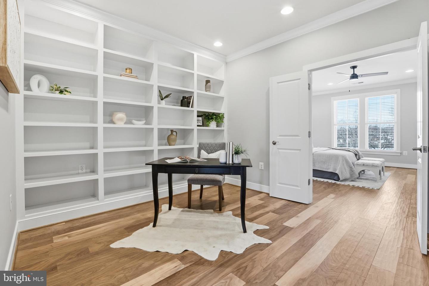 2307 RICHMOND HWY #102, ALEXANDRIA, Virginia 22301, 3 Bedrooms Bedrooms, ,2 BathroomsBathrooms,Residential,For sale,2307 RICHMOND HWY #102,VAAX2052034 MLS # VAAX2052034