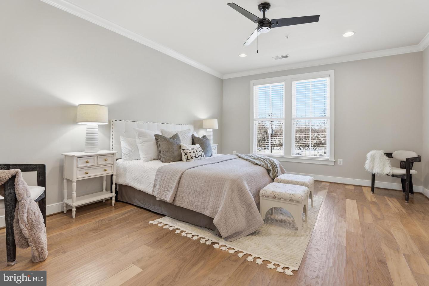 2307 RICHMOND HWY #102, ALEXANDRIA, Virginia 22301, 3 Bedrooms Bedrooms, ,2 BathroomsBathrooms,Residential,For sale,2307 RICHMOND HWY #102,VAAX2052034 MLS # VAAX2052034