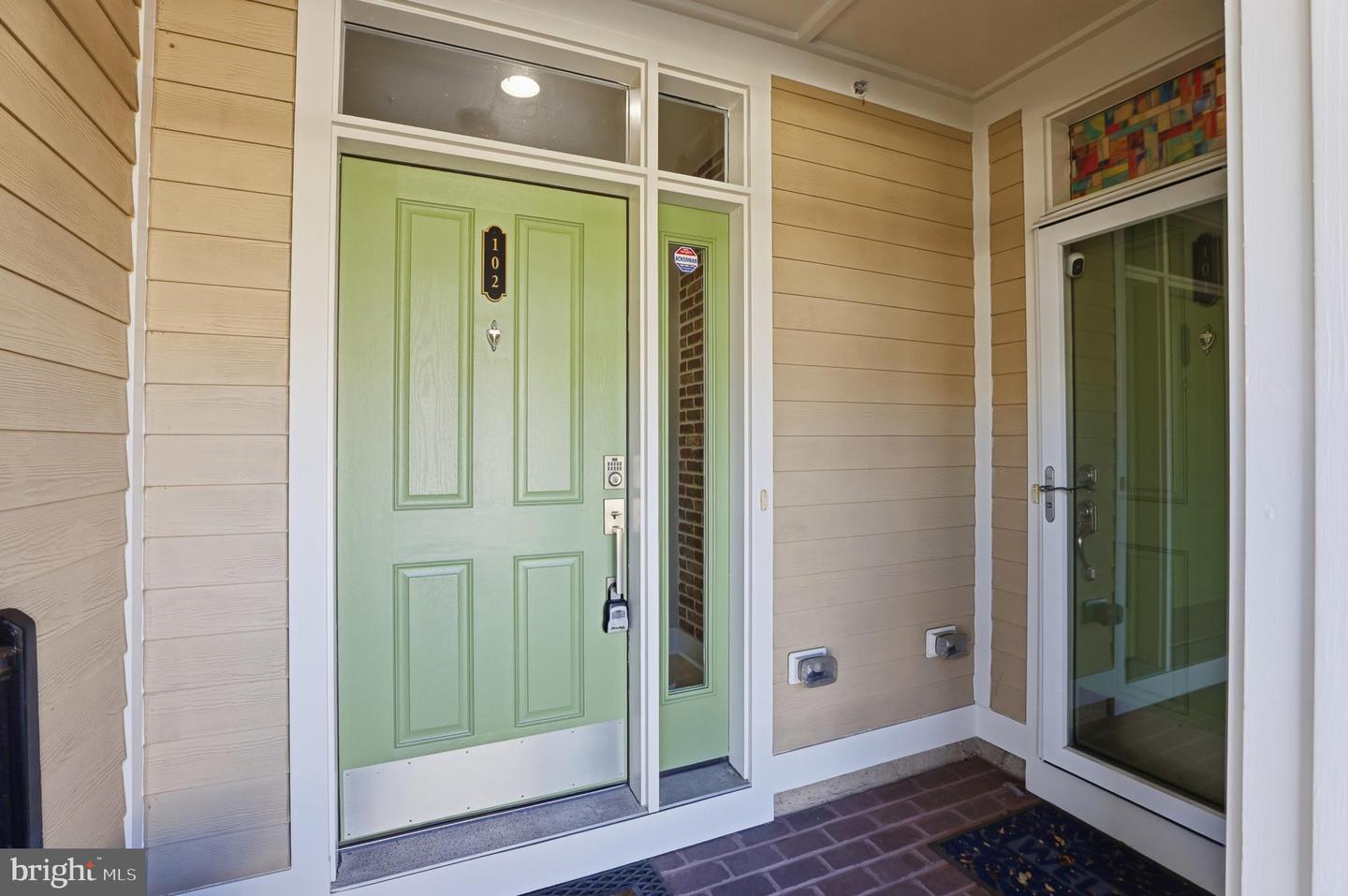 2307 RICHMOND HWY #102, ALEXANDRIA, Virginia 22301, 3 Bedrooms Bedrooms, ,2 BathroomsBathrooms,Residential,For sale,2307 RICHMOND HWY #102,VAAX2052034 MLS # VAAX2052034