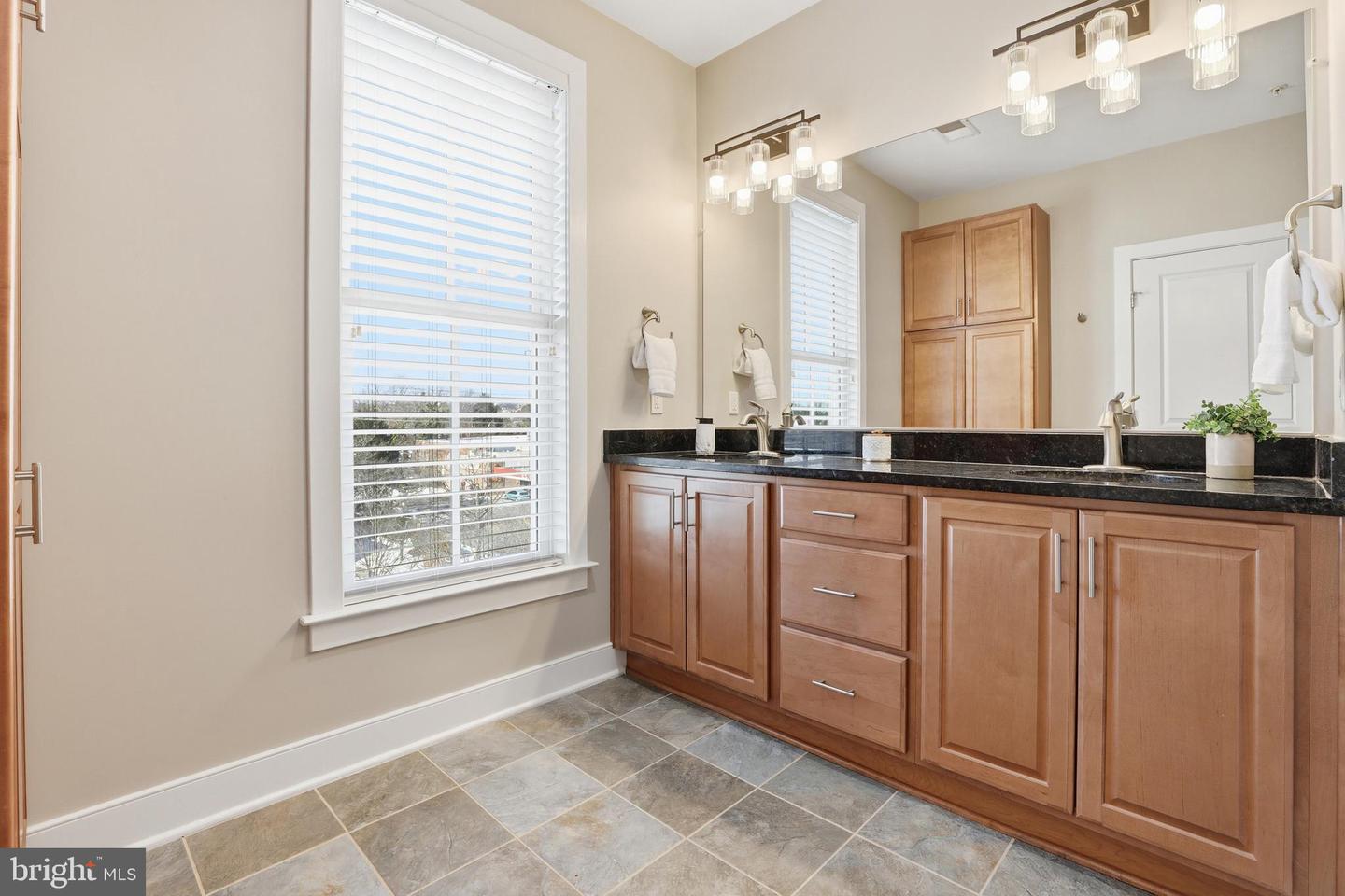 2307 RICHMOND HWY #102, ALEXANDRIA, Virginia 22301, 3 Bedrooms Bedrooms, ,2 BathroomsBathrooms,Residential,For sale,2307 RICHMOND HWY #102,VAAX2052034 MLS # VAAX2052034