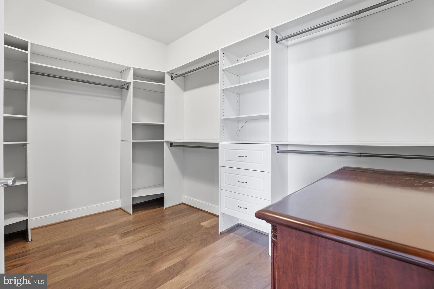 2307 RICHMOND HWY #102, ALEXANDRIA, Virginia 22301, 3 Bedrooms Bedrooms, ,2 BathroomsBathrooms,Residential,For sale,2307 RICHMOND HWY #102,VAAX2052034 MLS # VAAX2052034