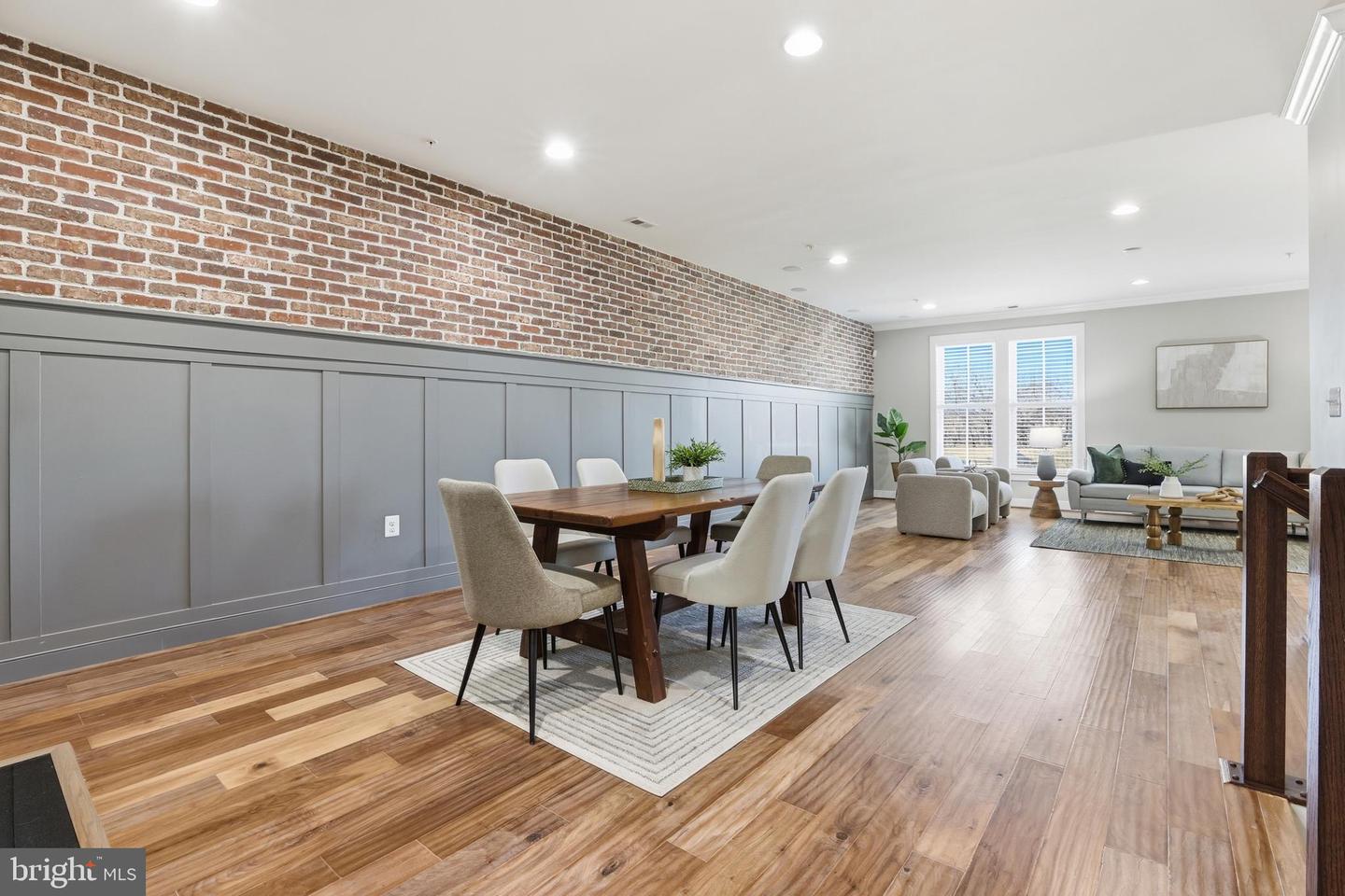 2307 RICHMOND HWY #102, ALEXANDRIA, Virginia 22301, 3 Bedrooms Bedrooms, ,2 BathroomsBathrooms,Residential,For sale,2307 RICHMOND HWY #102,VAAX2052034 MLS # VAAX2052034